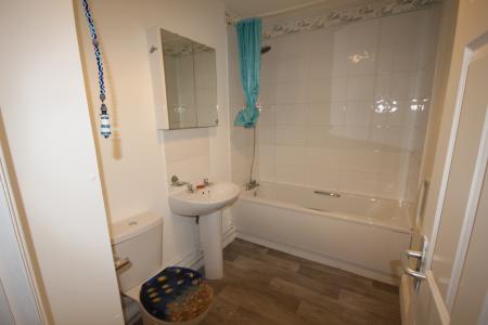 2 bedroom Flat to let in Shobnall Road, Staffordshire, Burton upon Trent, DE14