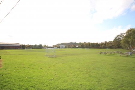 2 bedroom Flat to let in Shobnall Road, Staffordshire, Burton upon Trent, DE14