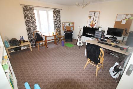 2 bedroom House to let in Grants Yard, Station Street, Burton upon Trent, DE14
