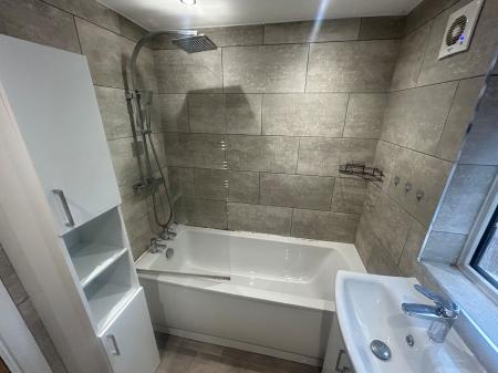 2 bedroom Flat to let in Sycamore Road, Burton Upon Trent, Stapenhill, DE15