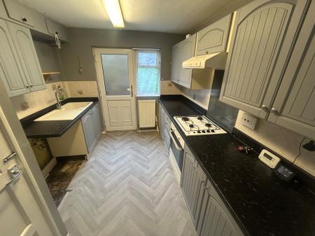 2 bedroom Flat to let in Sycamore Road, Burton Upon Trent, Stapenhill, DE15