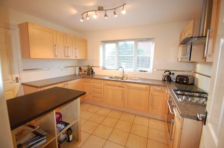 4 bedroom Detached house to let in Oakley Grange, Burton upon Trent, DE13