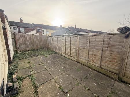 2 bedroom Terraced House for sale in Victoria Crescent, Burton-On-Trent