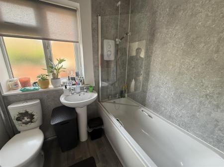 3 bedroom End of terrace house for sale in Burton Road, Midway, Swadlincote