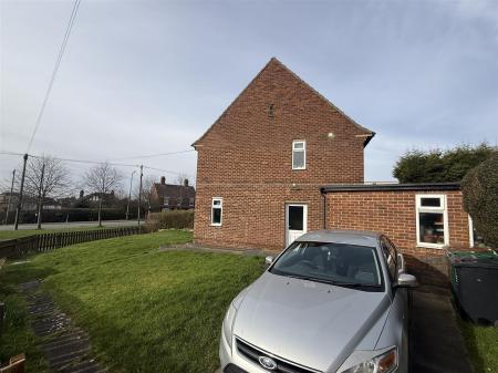 3 bedroom End of terrace house for sale in Burton Road, Midway, Swadlincote