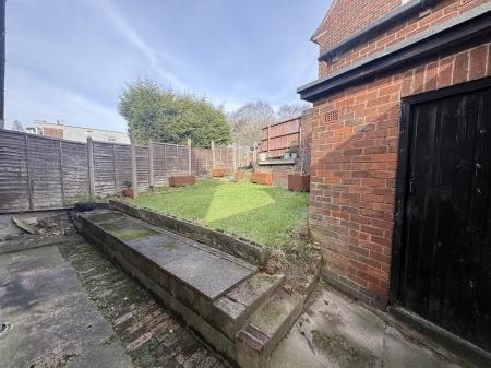 3 bedroom End of terrace house for sale in Burton Road, Midway, Swadlincote