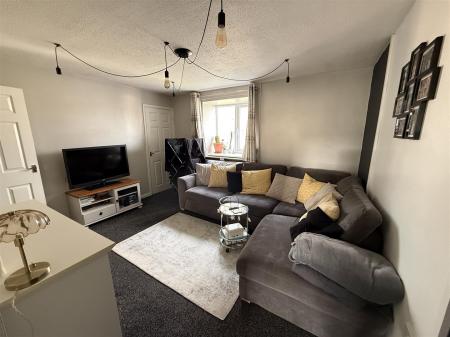 1 bedroom Apartment for sale in Caernarvon Close, Stretton, Burton-On-Trent