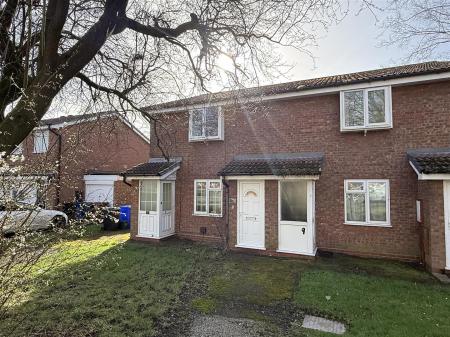 1 bedroom Apartment for sale in Caernarvon Close, Stretton, Burton-On-Trent