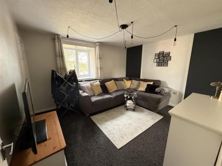 1 bedroom Apartment for sale in Caernarvon Close, Stretton, Burton-On-Trent