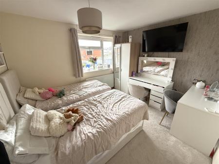 3 bedroom Terraced House for sale in Carver Road, Burton-On-Trent