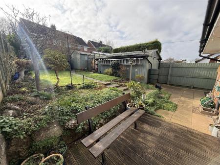 2 bedroom Semi-detached house for sale in Mayfield Drive, Burton-On-Trent