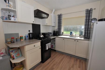 2 bedroom Semi-detached house for sale in Mayfield Drive, Burton-On-Trent