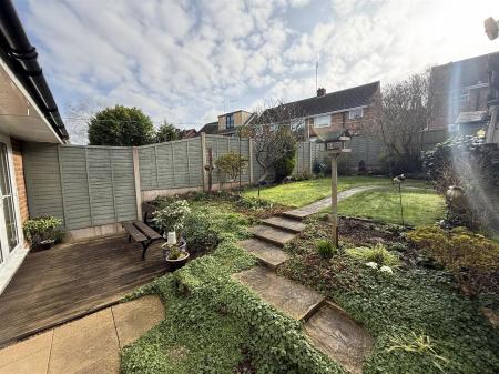 2 bedroom Semi-detached house for sale in Mayfield Drive, Burton-On-Trent