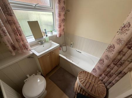 2 bedroom Semi-detached house for sale in Mayfield Drive, Burton-On-Trent