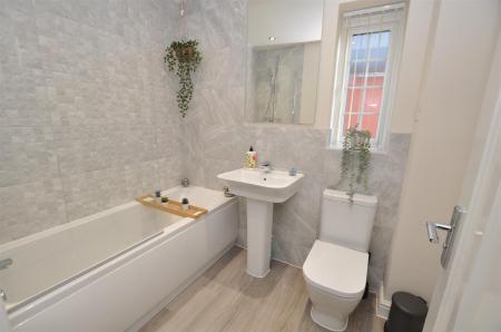 4 bedroom Detached house for sale in Fairfields, Branston, Burton-On-Trent