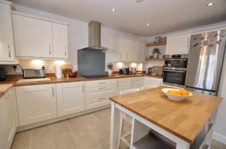 4 bedroom Detached house for sale in Fairfields, Branston, Burton-On-Trent