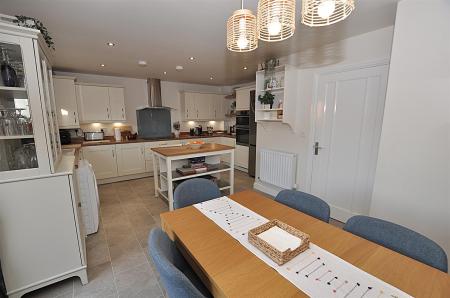 4 bedroom Detached house for sale in Fairfields, Branston, Burton-On-Trent