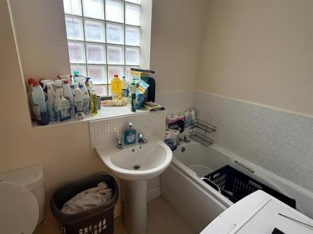 2 bedroom Apartment for sale in Barons Court, Burton-On-Trent