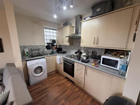 2 bedroom Apartment for sale in Barons Court, Burton-On-Trent