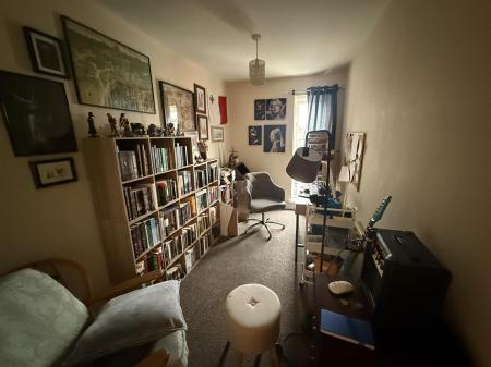 2 bedroom Apartment for sale in Barons Court, Burton-On-Trent