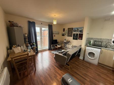 2 bedroom Apartment for sale in Barons Court, Burton-On-Trent