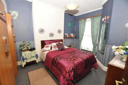 4 bedroom Semi-detached house for sale in Scalpcliffe Road, Burton-On-Trent