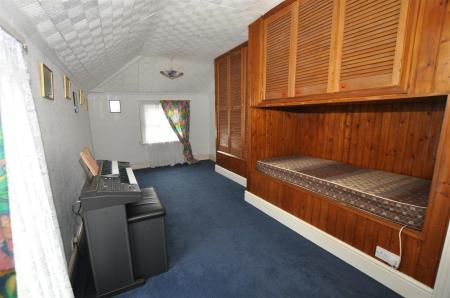 4 bedroom Semi-detached house for sale in Scalpcliffe Road, Burton-On-Trent