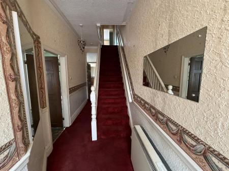 4 bedroom Semi-detached house for sale in Scalpcliffe Road, Burton-On-Trent