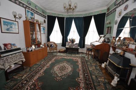 4 bedroom Semi-detached house for sale in Scalpcliffe Road, Burton-On-Trent