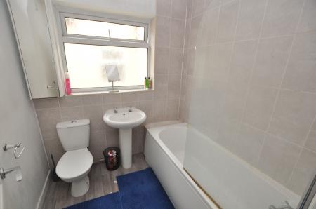 3 bedroom Terraced House to let in Calais Road, Staffordshire, Burton upon Trent, DE13