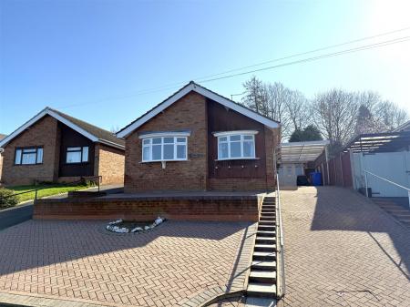 3 bedroom Detached bungalow for sale in Dalebrook Road, Burton-On-Trent