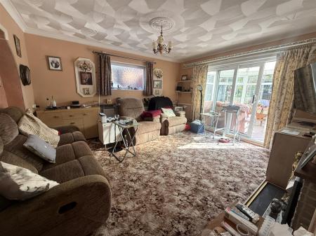 3 bedroom Detached bungalow for sale in Dalebrook Road, Burton-On-Trent