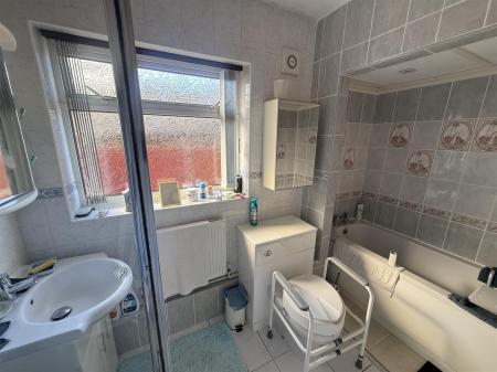 3 bedroom Detached bungalow for sale in Dalebrook Road, Burton-On-Trent