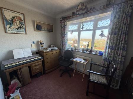 3 bedroom Detached bungalow for sale in Dalebrook Road, Burton-On-Trent