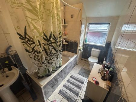 3 bedroom Terraced House to let in Blackpool Street, Staffordshire, Burton upon Trent, DE14