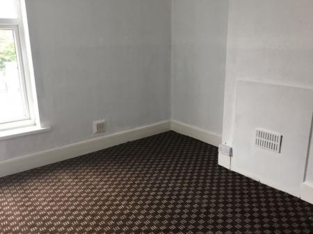 3 bedroom House to let in Wyggeston Street, Burton upon Trent, DE13