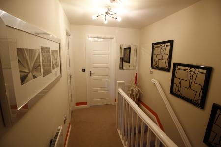 3 bedroom House to let in Hope Way, Church Gresley, DE11