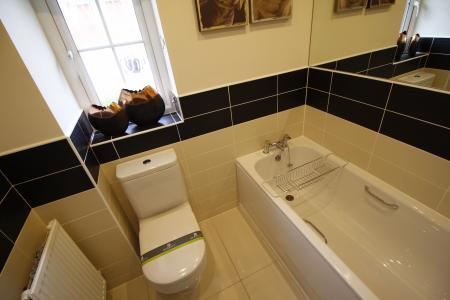 3 bedroom House to let in Hope Way, Church Gresley, DE11