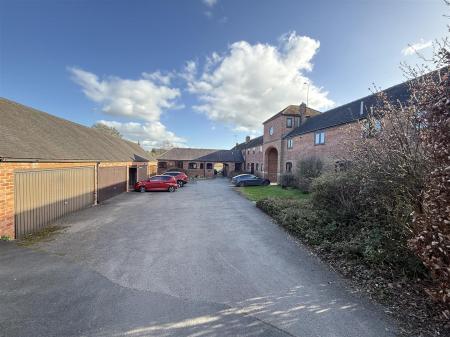 2 bedroom Barn Conversion for sale in Geary Lane, Bretby, Burton-On-Trent