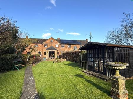 2 bedroom Barn Conversion for sale in Geary Lane, Bretby, Burton-On-Trent