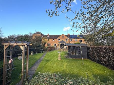 2 bedroom Barn Conversion for sale in Geary Lane, Bretby, Burton-On-Trent