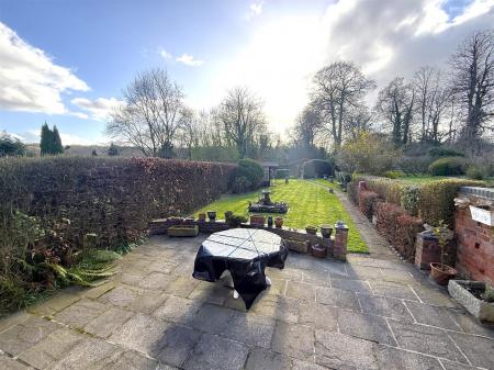 2 bedroom Barn Conversion for sale in Geary Lane, Bretby, Burton-On-Trent