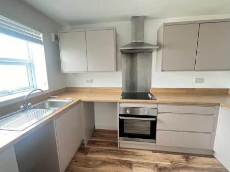 3 bedroom Town house to let in Shobnall Road, Staffordshire, Burton upon Trent, DE14