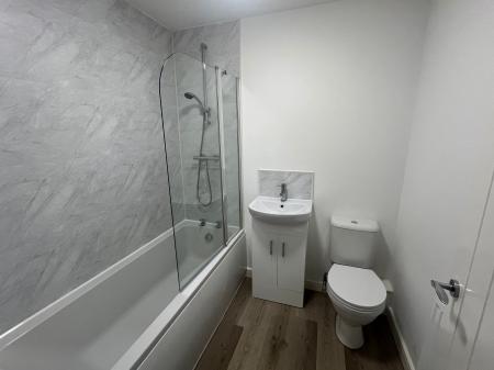 3 bedroom Town house to let in Shobnall Road, Staffordshire, Burton upon Trent, DE14