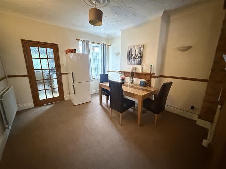 2 bedroom Terraced House for sale in Oak Street, Burton-On-Trent