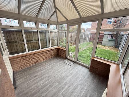 2 bedroom Town house for sale in Ratcliffe Avenue, Branston, Burton-On-Trent