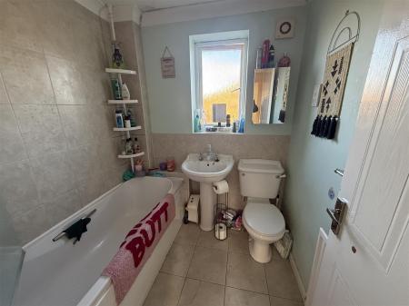 2 bedroom Town house for sale in Ratcliffe Avenue, Branston, Burton-On-Trent