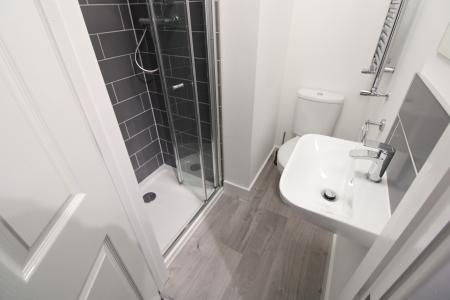 1 bedroom House share to let in Calais Road, Burton upon Trent, DE13