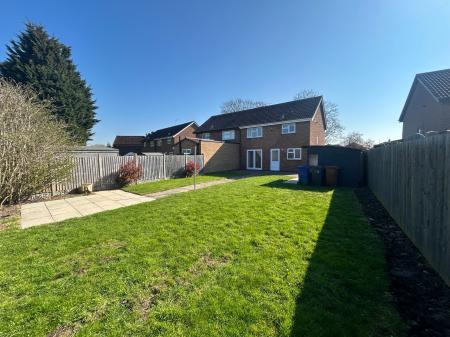 3 bedroom Semi-detached house to let in Dovecliff Crescent, Burton Upon Trent, Stretton, DE13