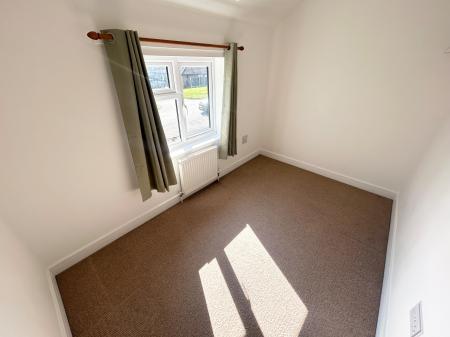 3 bedroom Semi-detached house to let in Dovecliff Crescent, Burton Upon Trent, Stretton, DE13